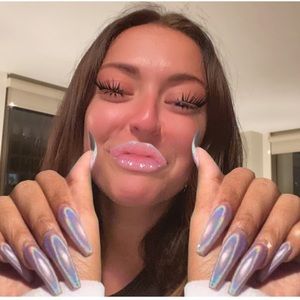 Meet your Posher, Alison